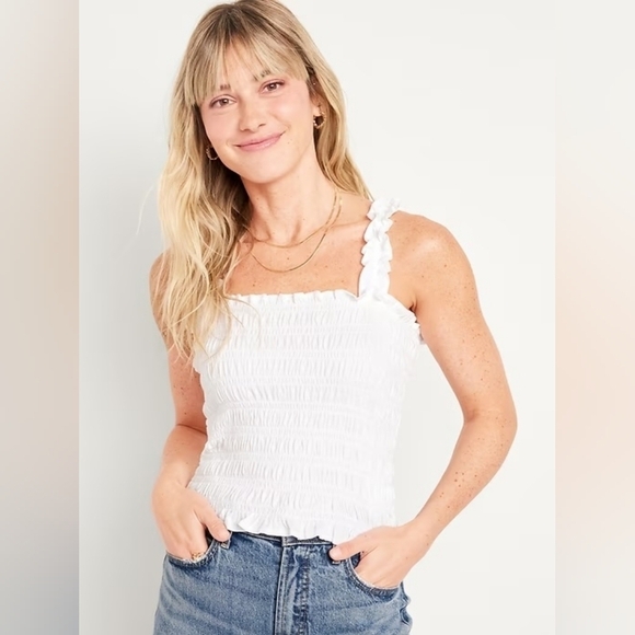 Old Navy Fitted Smocked Top NWT - Picture 1 of 10